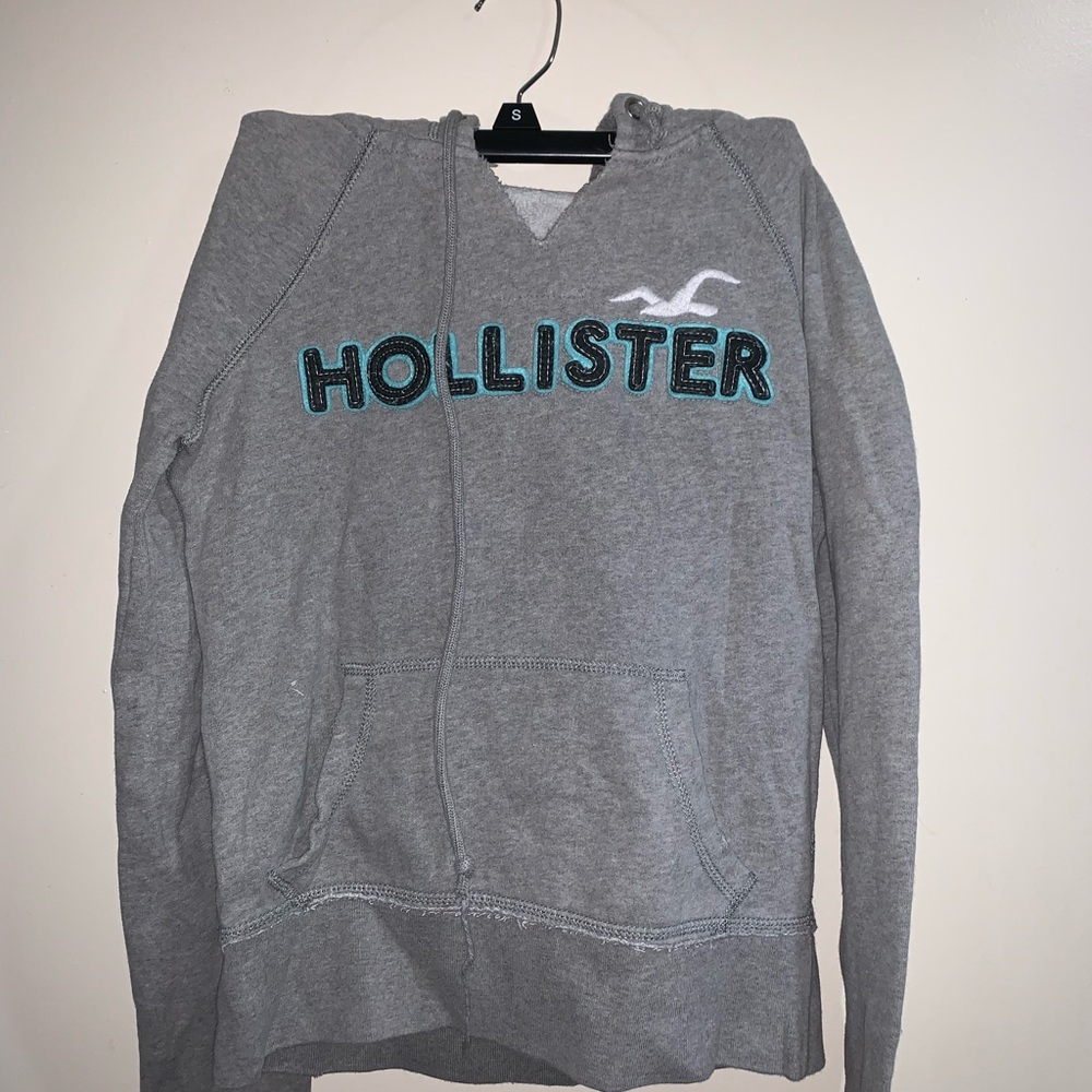 Small Hollister hoodie